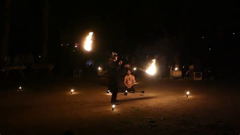  Danse des Esprits : Une Vision Onirique du Monde Subterranéen