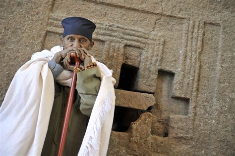  Le Masque Igunnu à l’Éclat Céleste et au Regard Pénétrant !