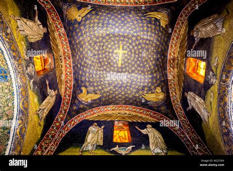  Le Mausolée d'Ebu Bekr et ses Mosaïques Byzantines Lumineuses