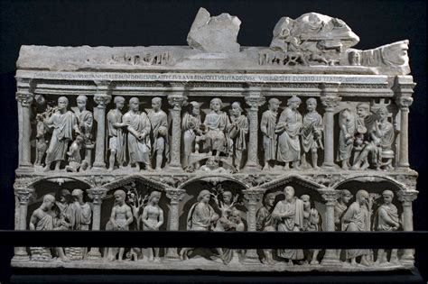  Le Sarcophage de Junius Bassus: Un Monument à la Vie Éternelle et aux Mystères du Chrétienisme!