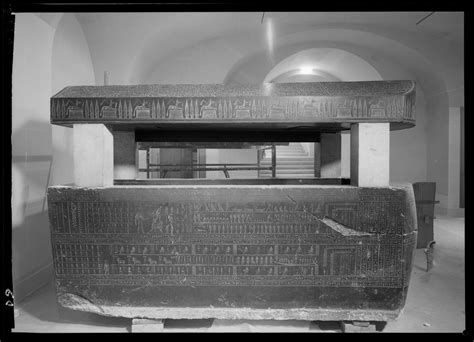 Le Sarcophage de Théodomir: Une Ode à la Vie Éternelle et au Triomphe du Bien sur le Mal!