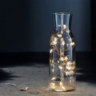  Le Vase d'Étoiles Lumineuses: Détail Exquisite et Harmonie Céleste!