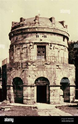 Le Sarcophage de Théodoric le Grand! Un chef-d'œuvre de marbre et d'histoire à Ravenne!